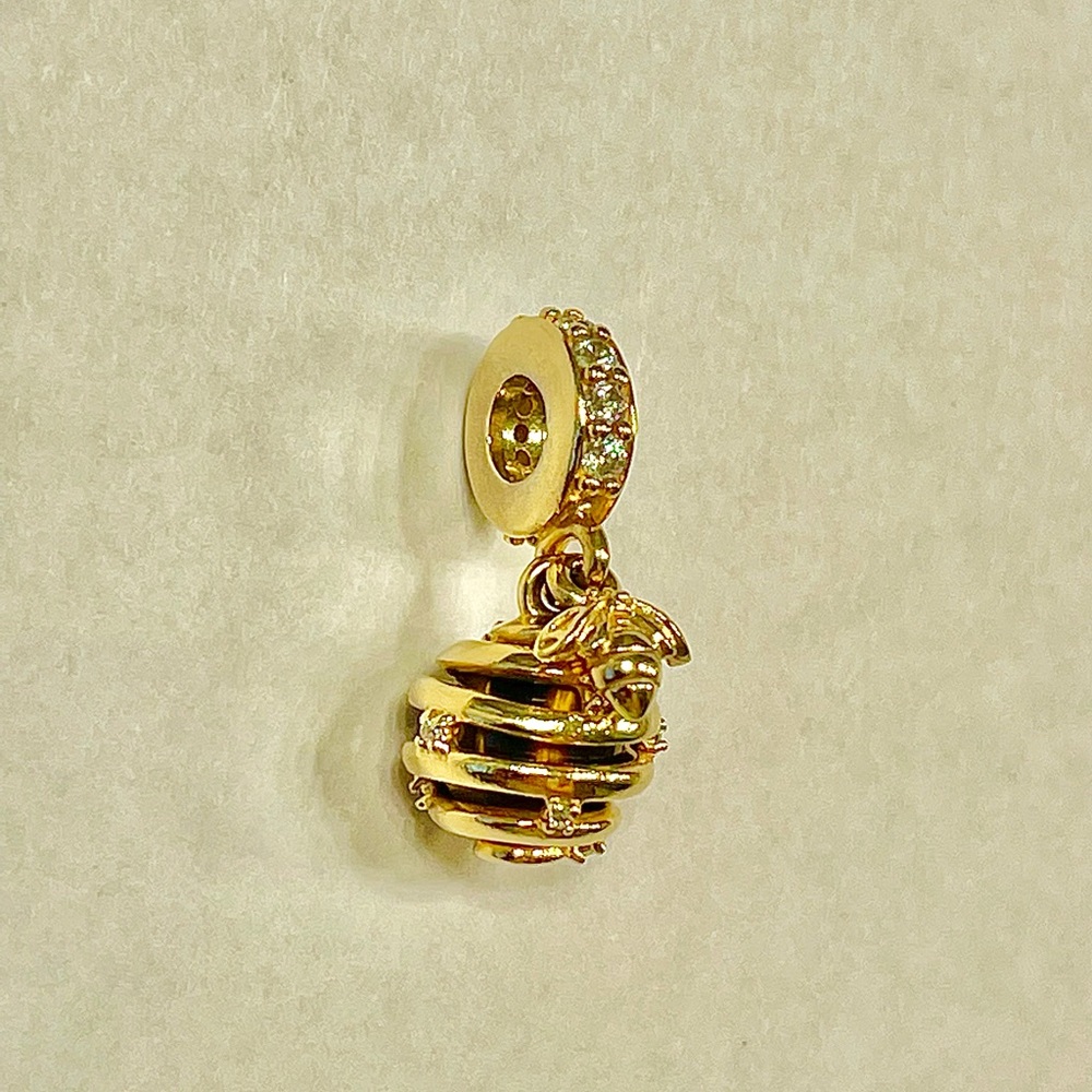 PANDORA Shine Bee Dangle Charm-Gold